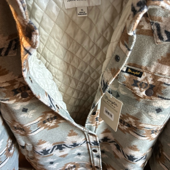 Women’s Aztec Patterned Wrangler Retro - Picture 4 of 6